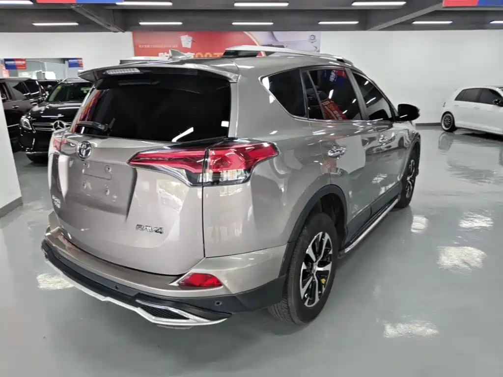 Toyota RAV4 2016