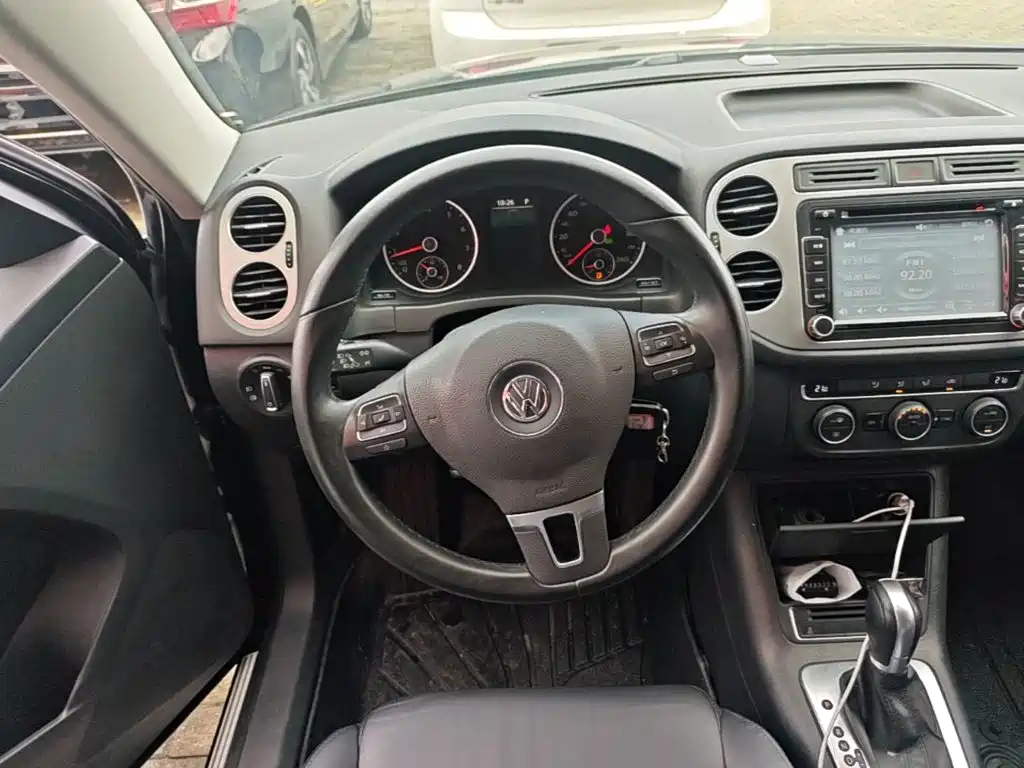 Volkswagen Tiguan 2015 — фото 11