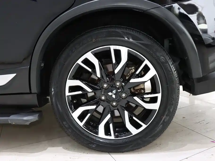 Mitsubishi Outlander 2020 — фото 16