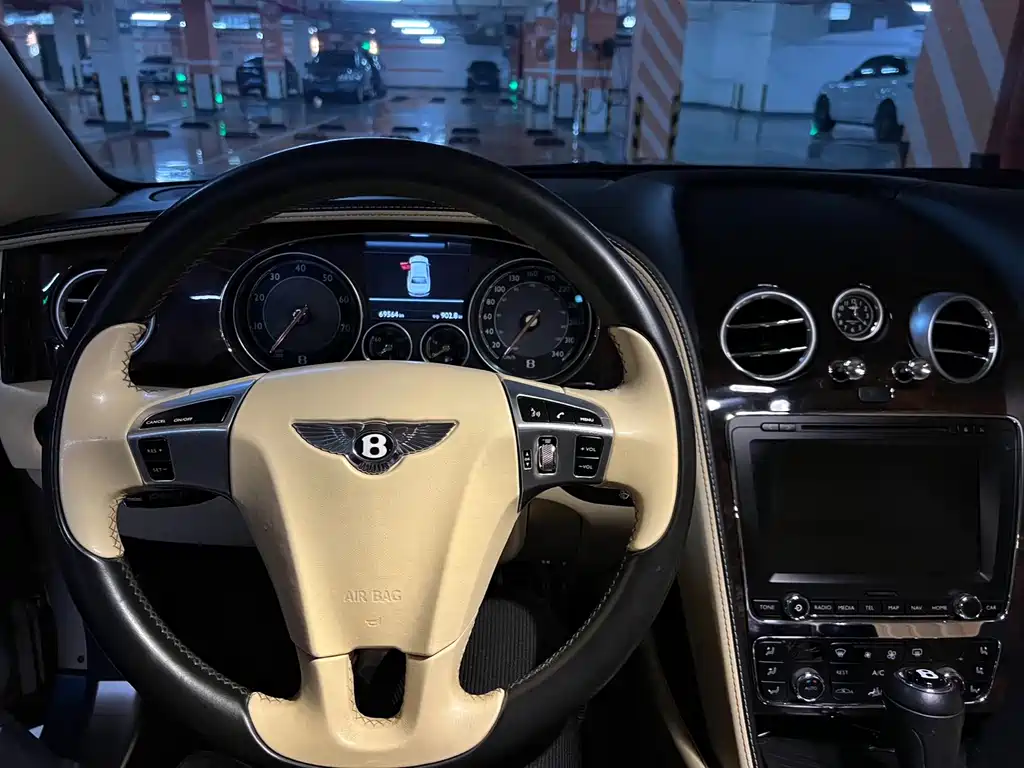 Bentley Flying Spur 2014 — фото 9