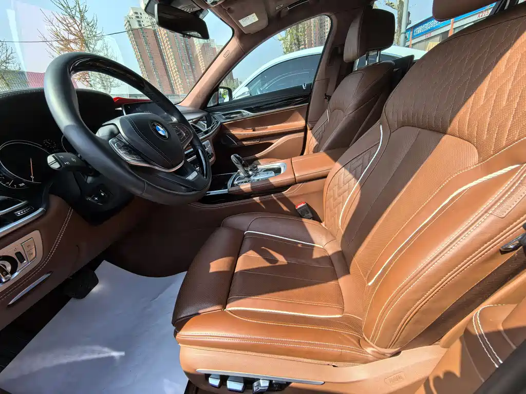 BMW 7 Series 2019 — фото 7