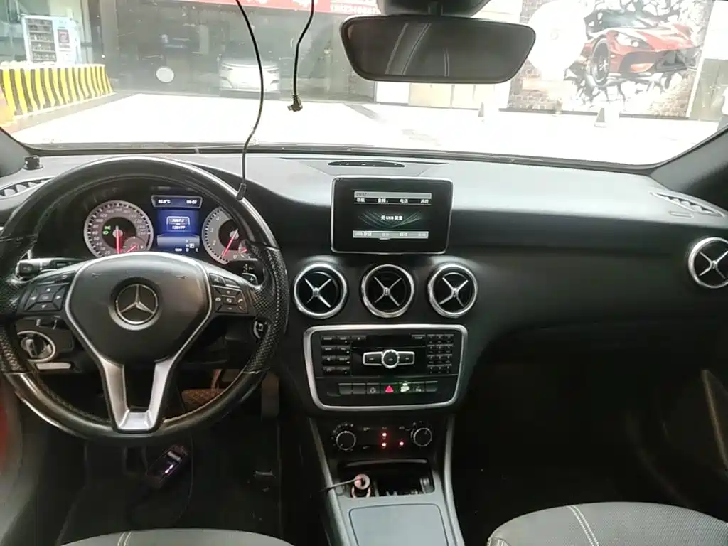 Mercedes-Benz A-Class 2014 — фото 10