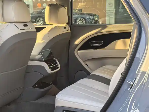Bentley Bentayga 2026