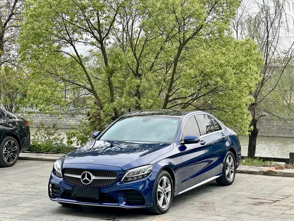Mercedes-Benz C-Class 2021