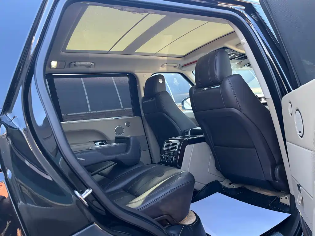 Land Rover Range Rover 2018 — фото 34