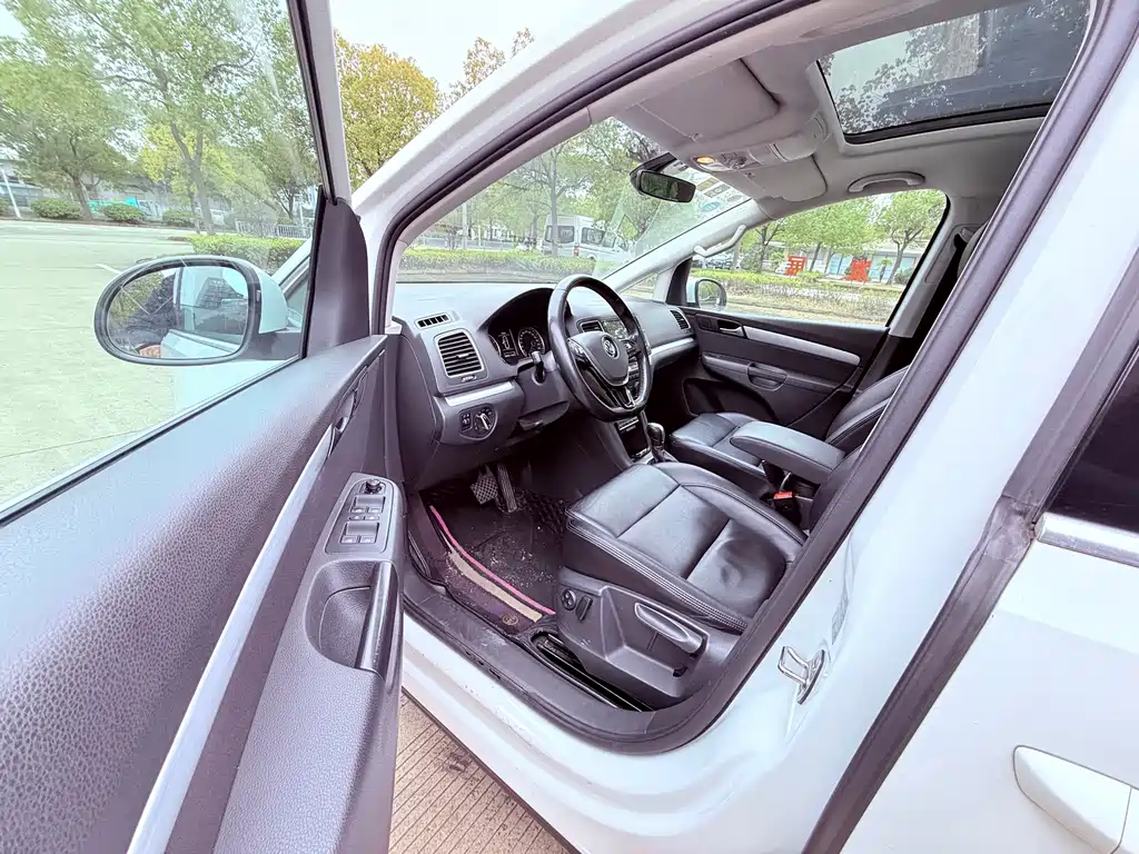 Volkswagen Sharan 2017 — фото 7