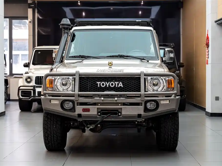 Toyota Land Cruiser 2020 — фото 2