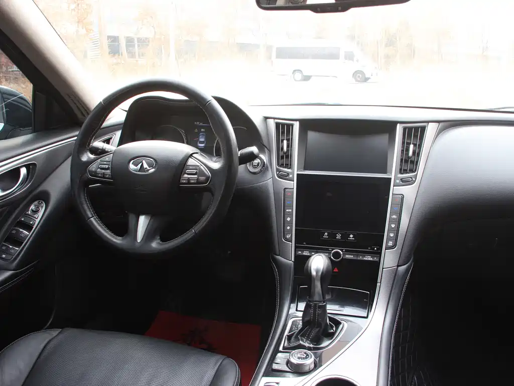 Infiniti Q50L 2015 — фото 14
