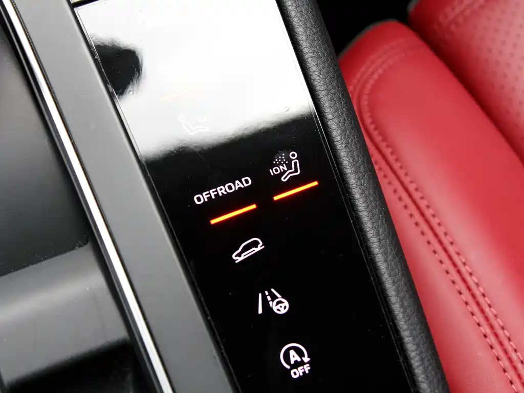 Porsche Macan 2022 — фото 13