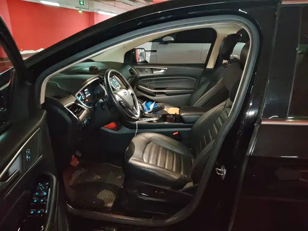 Ford Edge 2018 — фото 11