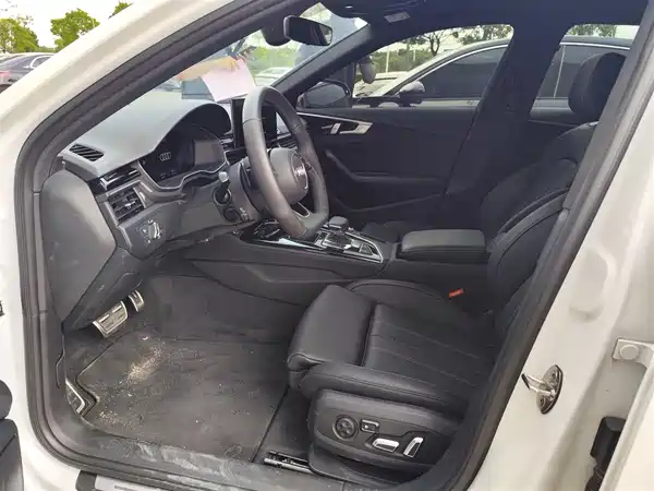 Audi A4L 2025