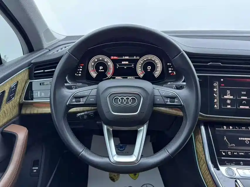 Audi Q7 2021 — фото 16