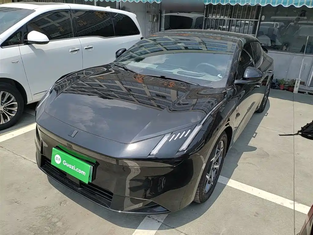 Lynk & Co Z10 2025