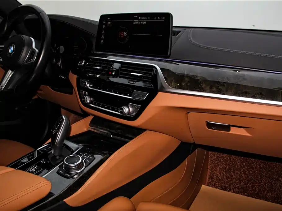 BMW 6 Series GT 2022 — фото 9