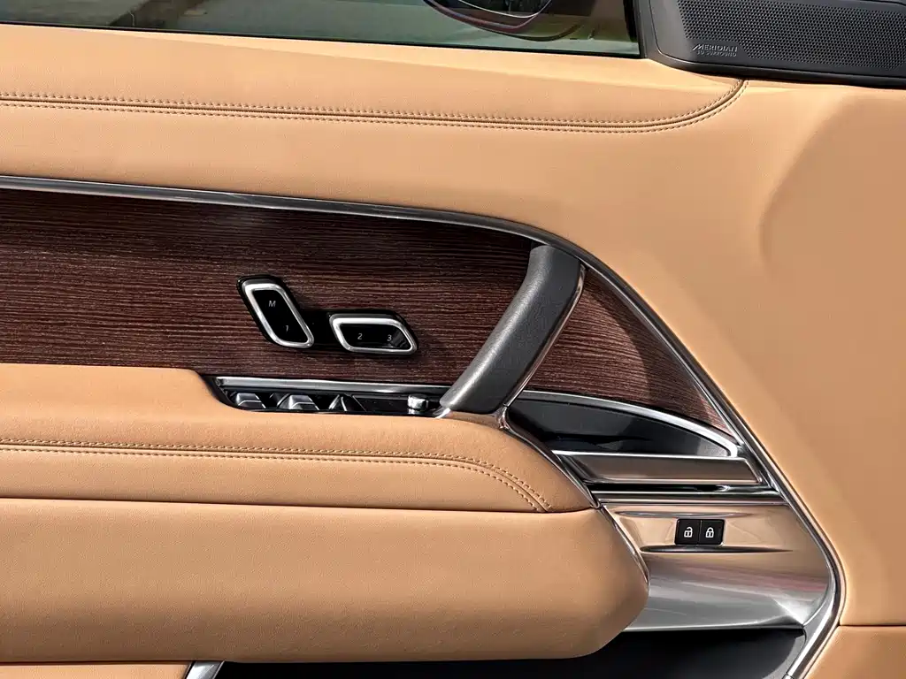 Land Rover Range Rover 2022 — фото 30