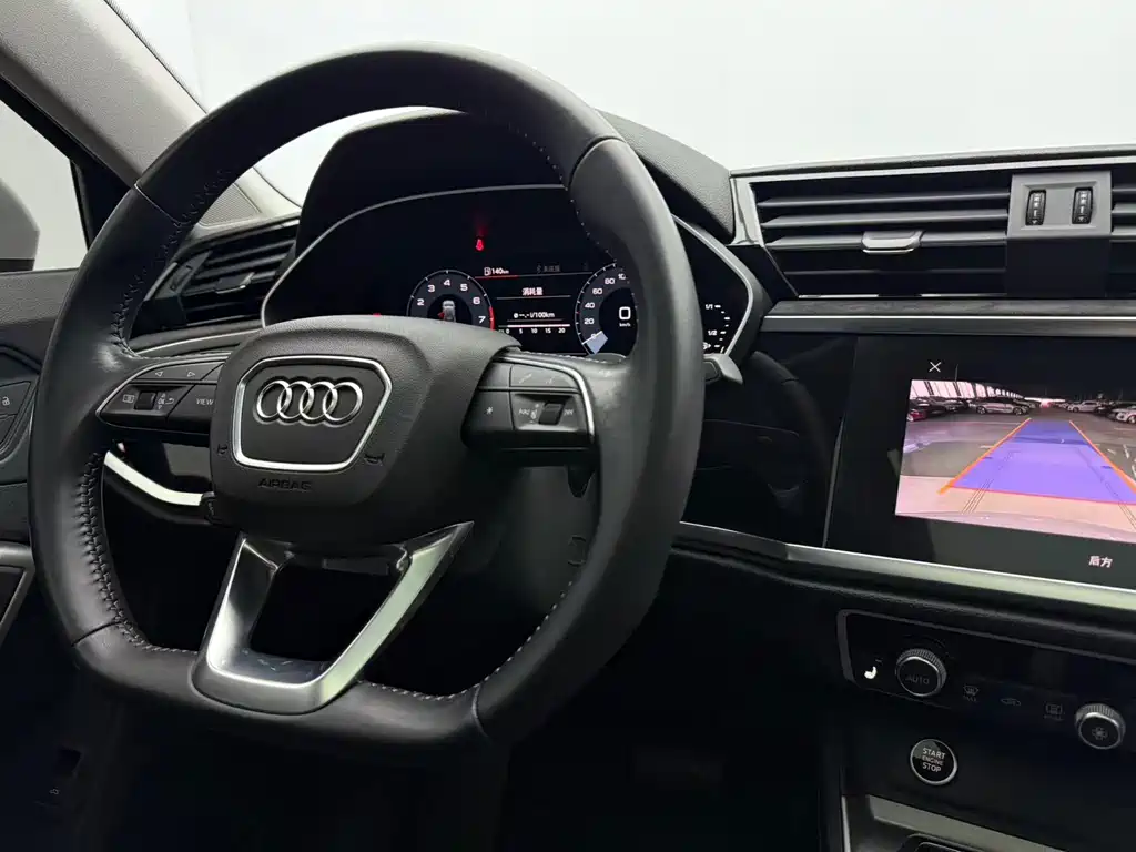 Audi Q3 2021 — фото 10