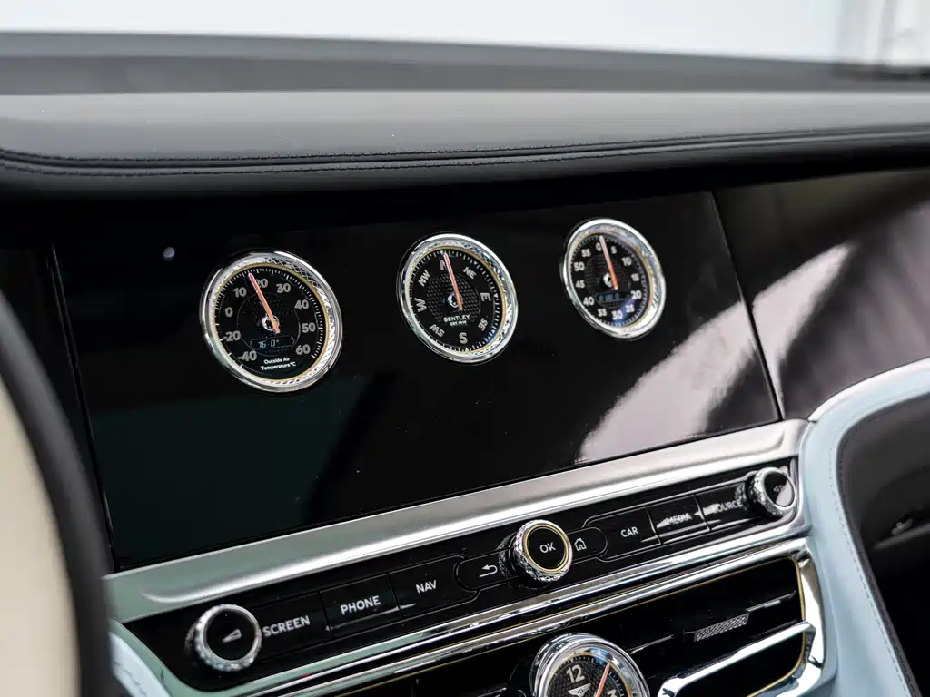 Bentley Flying Spur 2024 — фото 8