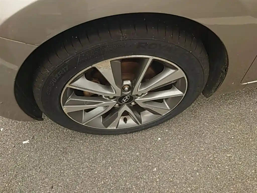 Hyundai Elantra Langdong 2015 — фото 23