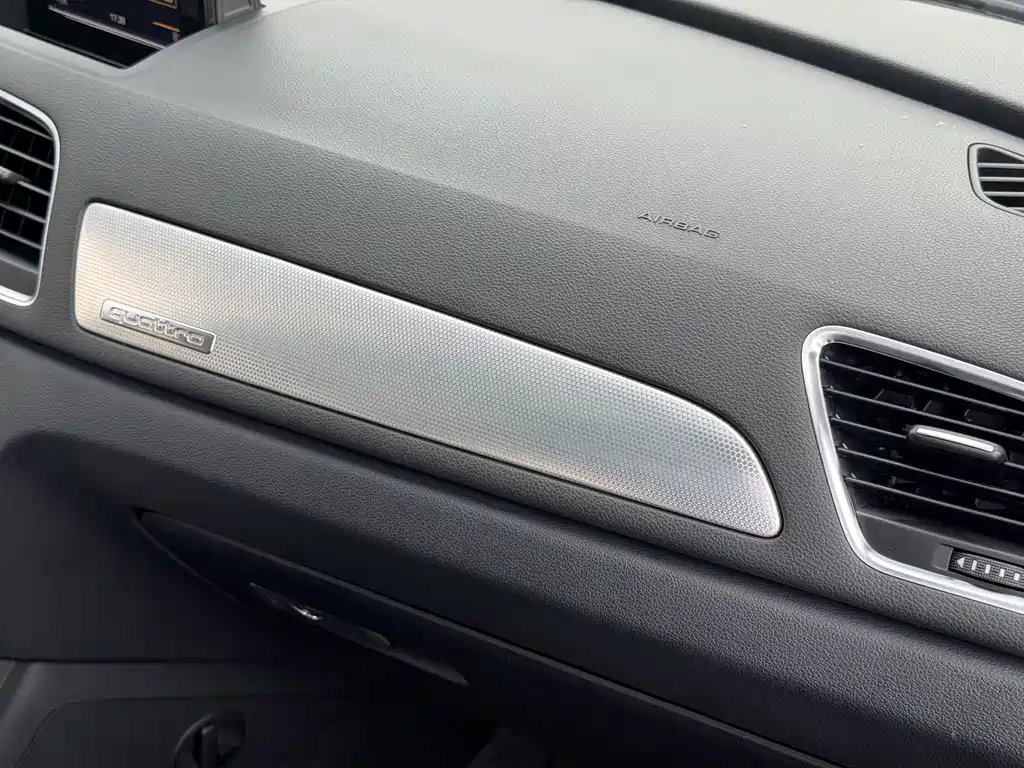 Audi Q3 2014 — фото 38