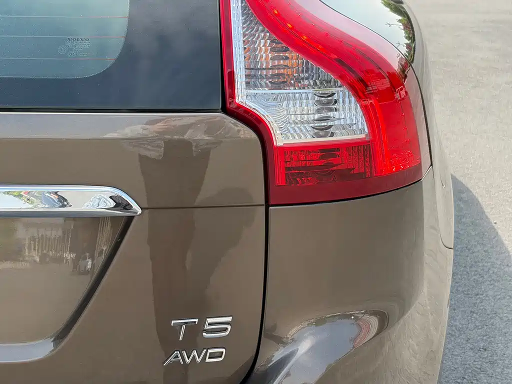 Volvo XC60 2015 — фото 21