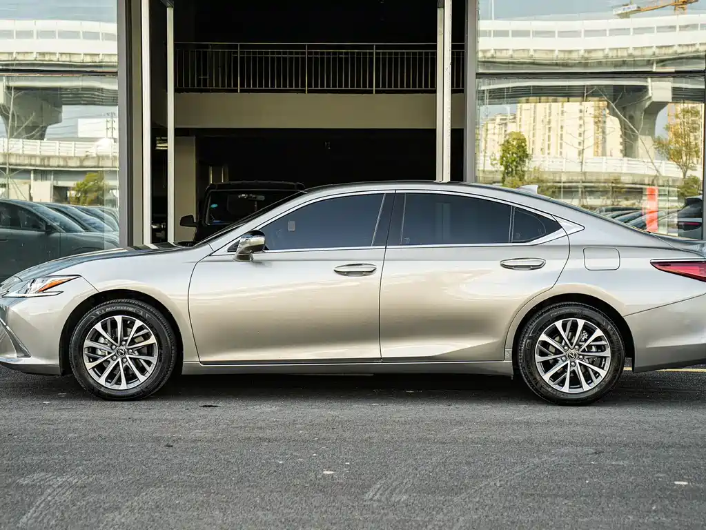 Lexus ES 2024 — фото 7