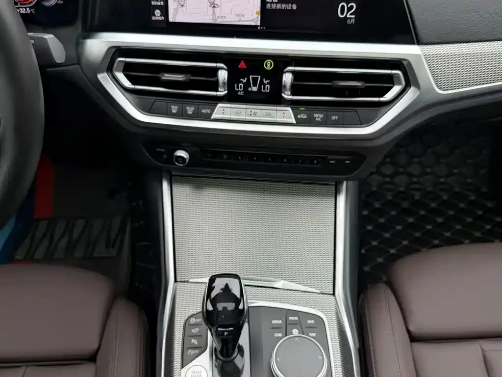BMW 3 Series 2021 — фото 15