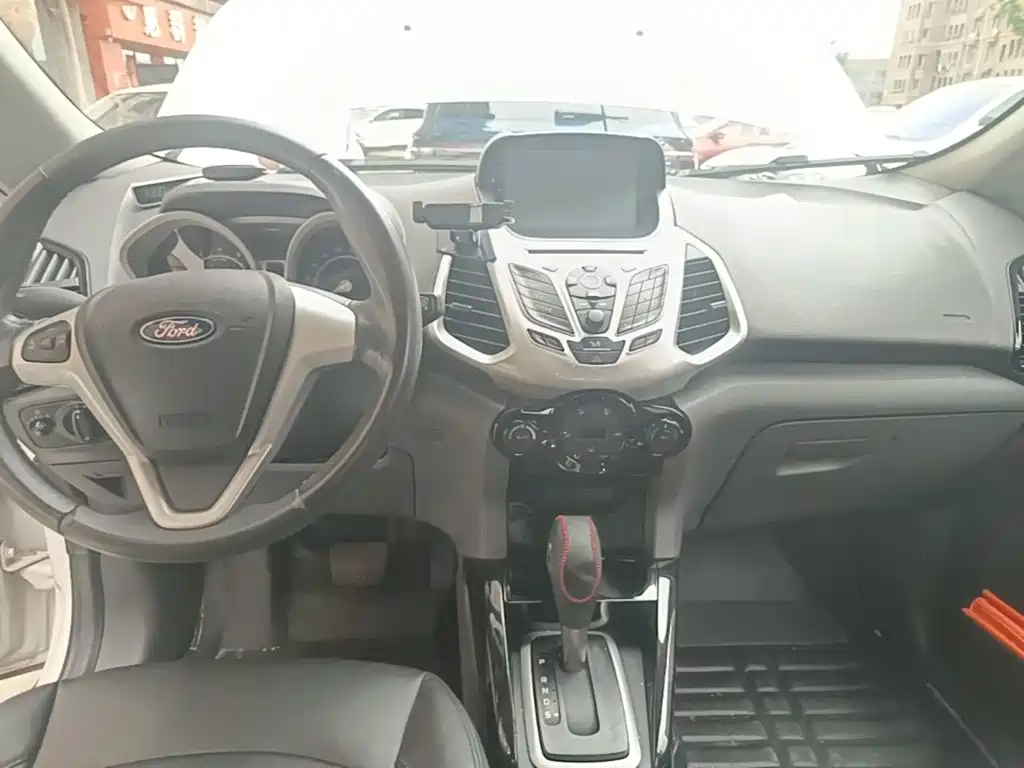 Ford EcoSport 2014 — фото 13