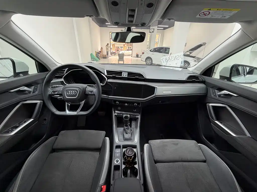 Audi Q3 2023 — фото 17
