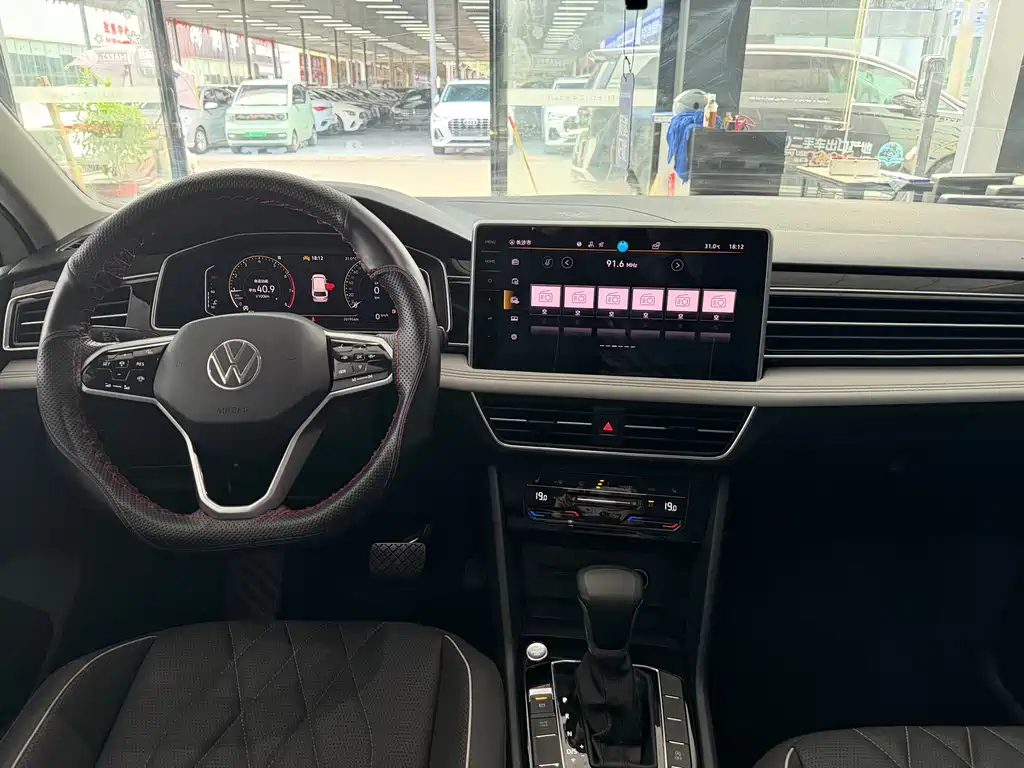 Volkswagen Tiguan L 2023 — фото 8