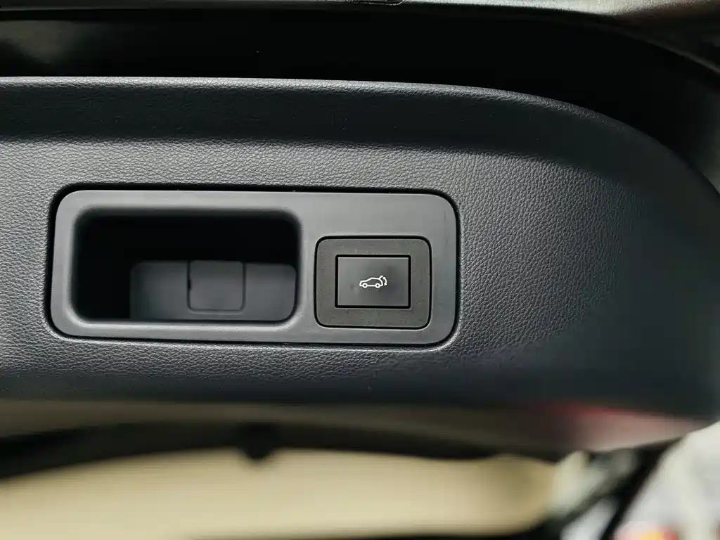 GAC Motor Trumpchi M8 2022 — фото 17