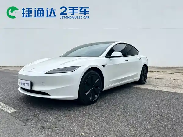 Tesla Model 3 2024