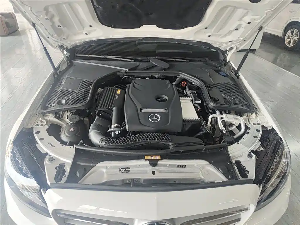 Mercedes-Benz C-Class 2018 — фото 19