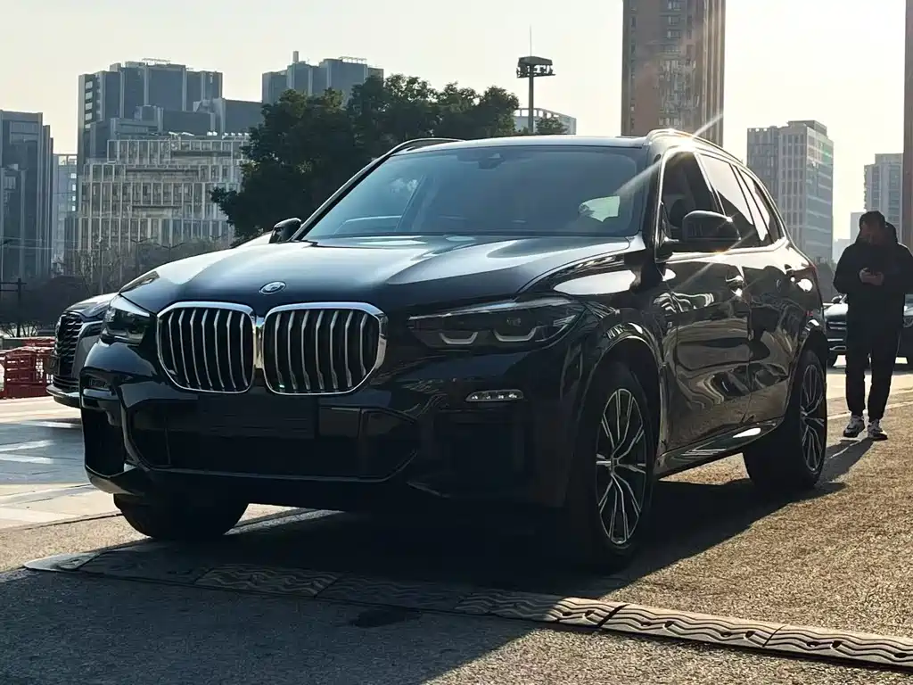 BMW X5 2020 — фото 1