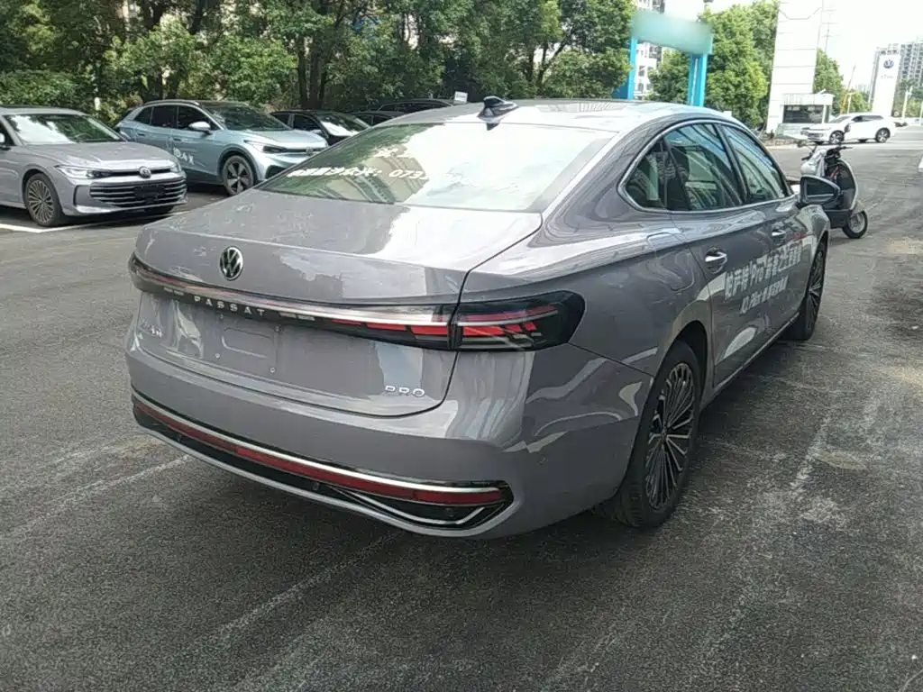 Volkswagen Passat 2024