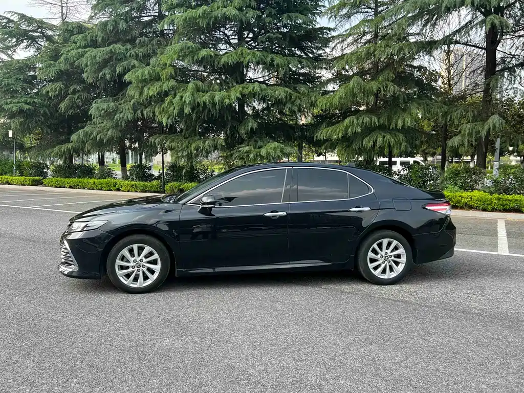 Toyota Camry 2022 — фото 15