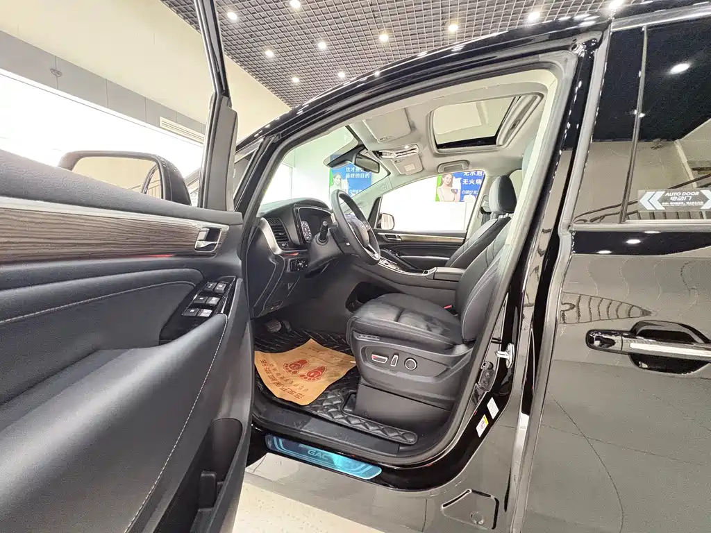 GAC Motor Trumpchi M8 2022 — фото 8
