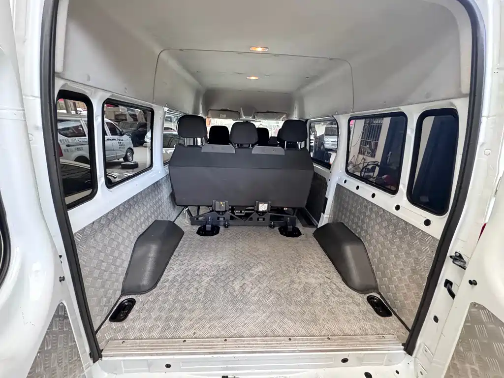 Ford Transit Custom 2017 — фото 15