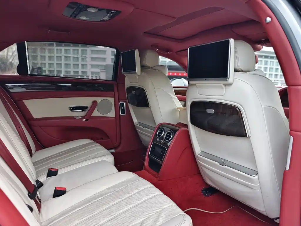 Bentley Flying Spur 2016 — фото 14