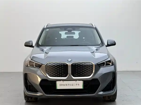 BMW iX1 2024