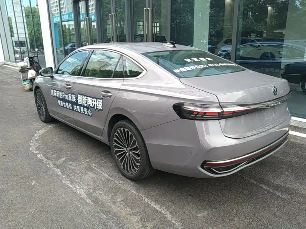 Volkswagen Passat 2024