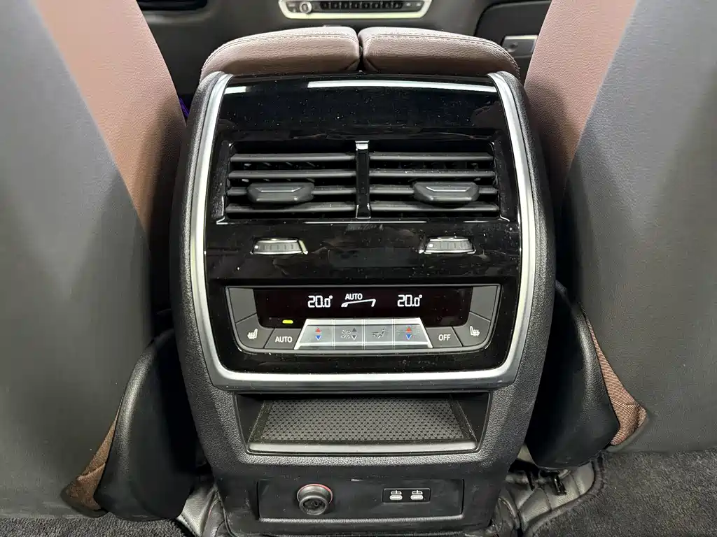 BMW X7 2020 — фото 30