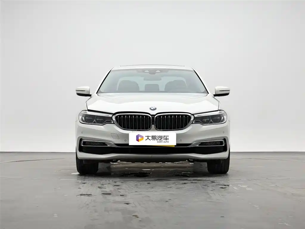BMW 5 Series 2019 — фото 2