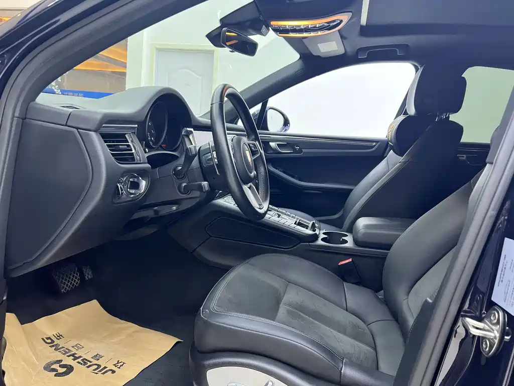 Porsche Macan 2019 — фото 10