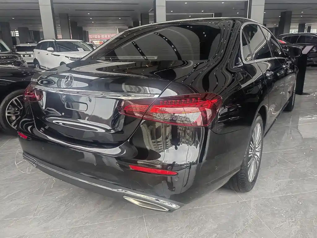Mercedes-Benz E-Class 2022