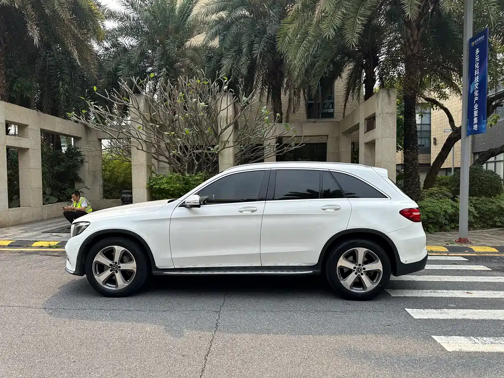 Mercedes-Benz GLC 2017 — фото 7
