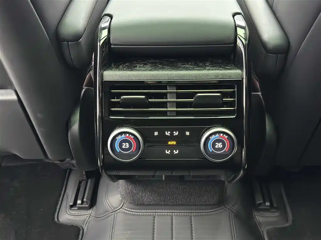 Land Rover Sport 2025 — фото 11
