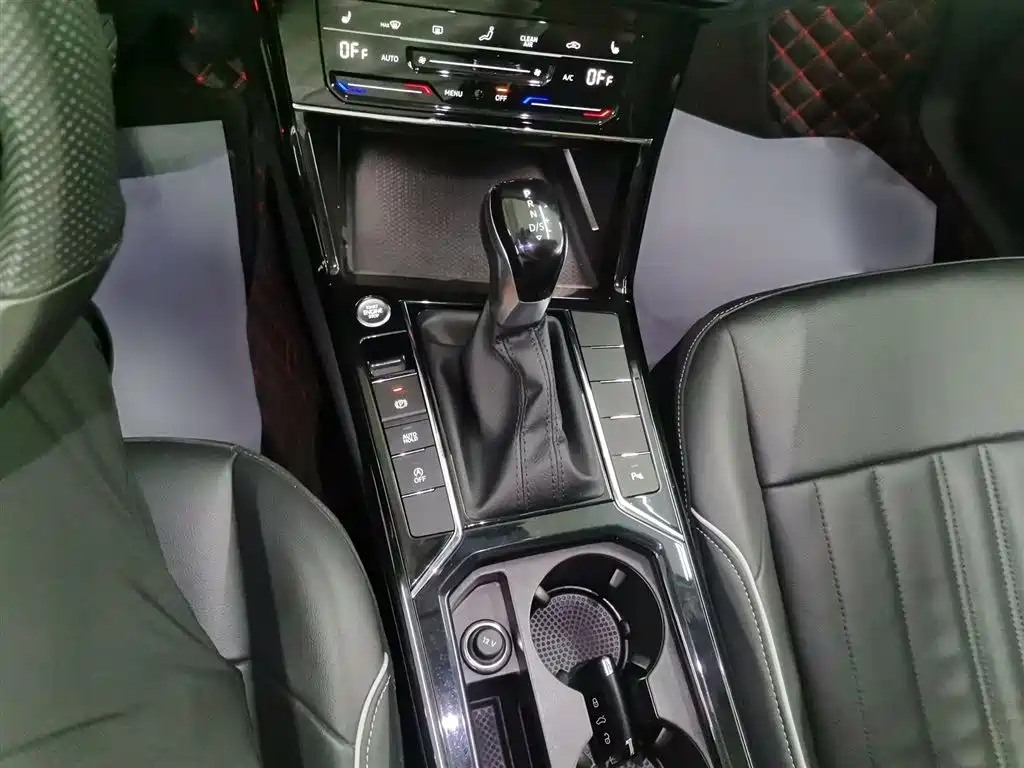 Volkswagen Passat 2023 — фото 10