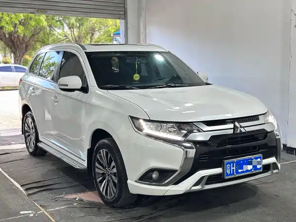 Mitsubishi Outlander 2021