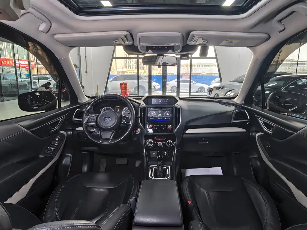 Subaru Forester 2022 — фото 15