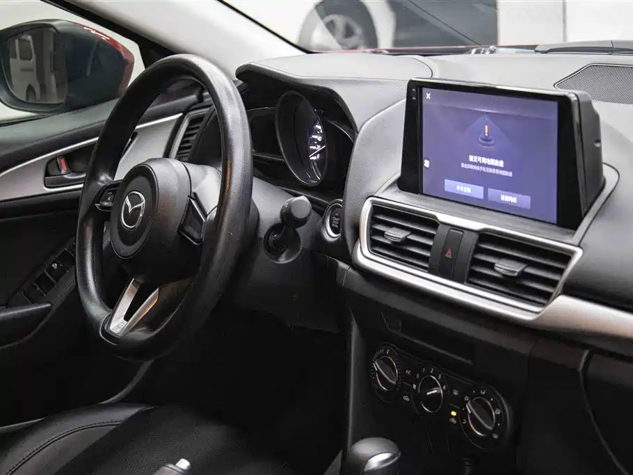 Mazda 3 Axela 2019 — фото 19